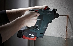 Аккумуляторный перфоратор Metabo BHA18LT
